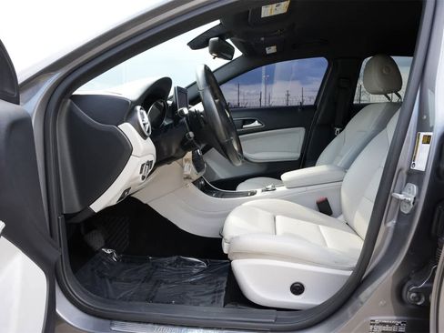 Used 2016 Mercedes-Benz GLA 250 image 15