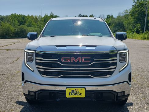 Used 2022 GMC Sierra 1500 SLT w/ SLT Premium Plus Package AWD/4WD image 2