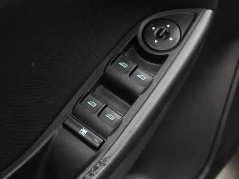 Used 2017 Ford Focus SEL image 21