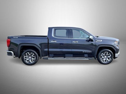 Used 2022 GMC Sierra 1500 SLT w/ SLT Convenience Package AWD/4WD image 4