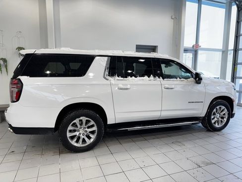 Used 2023 Chevrolet Suburban Premier image 38