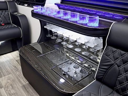 Used 2024 Mercedes-Benz Sprinter 3500 image 42