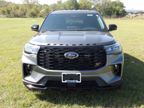 New 2025 Ford Explorer ST image 26