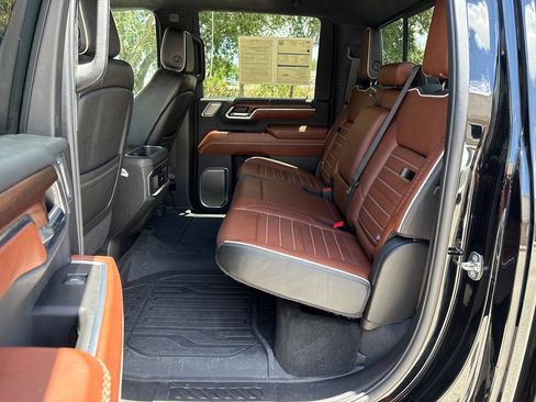 Used 2024 GMC Sierra 2500 Denali Ultimate AWD/4WD image 26
