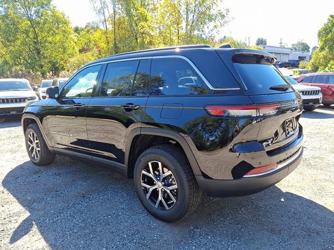 New 2025 Jeep Grand Cherokee Limited image 3
