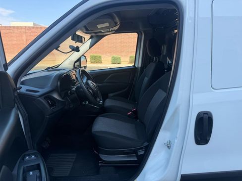 Used 2022 RAM ProMaster City Tradesman FWD image 9