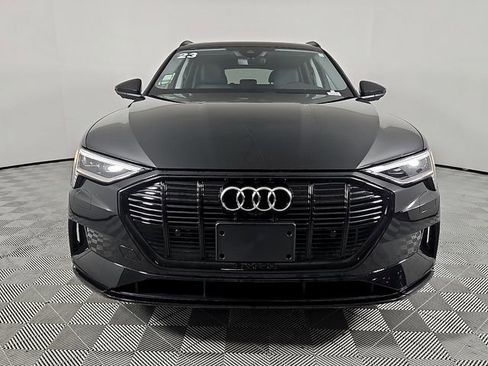Used 2023 Audi e-tron Premium w/ Convenience Plus Package image 2