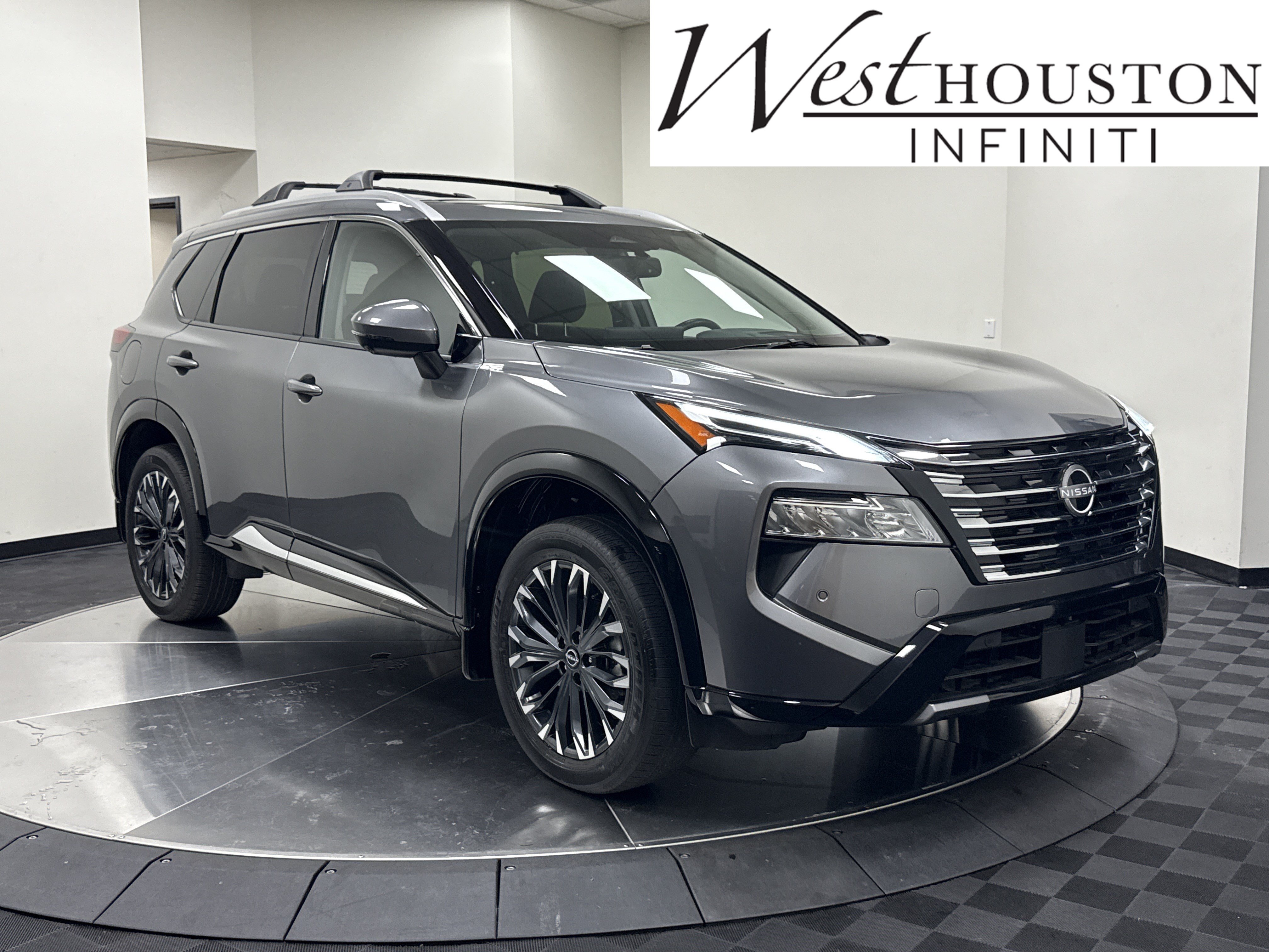 Used 2026 Nissan Rogue Platinum w/ Platinum Premium Package AWD/4WD image 1