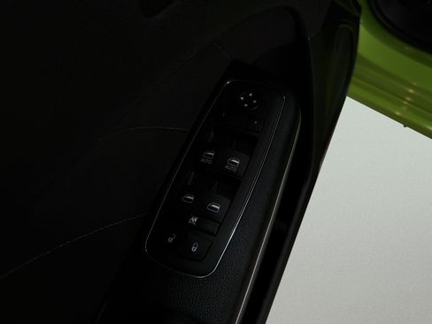 Used 2023 Dodge Charger SXT RWD image 11