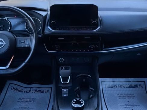 Used 2023 Nissan Rogue SL w/ SL Premium Package image 16