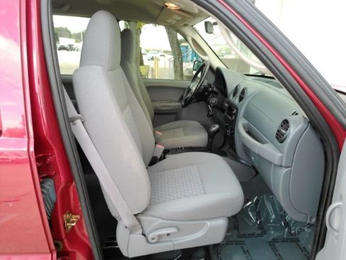 Used 2006 Jeep Liberty Sport RWD image 16