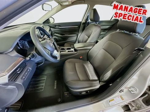 Used 2023 Nissan Altima 2.5 SV image 12