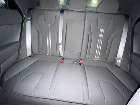 Used 2025 Hyundai Elantra SEL image 38