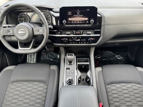 New 2025 Nissan Pathfinder SV image 16