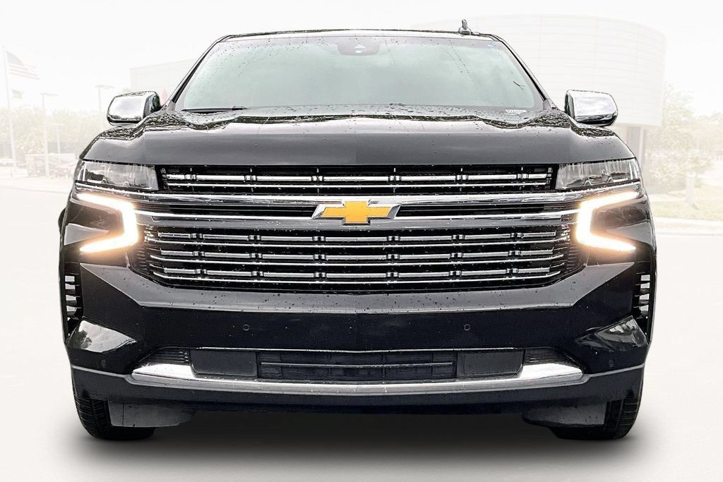 Used 2024 Chevrolet Suburban Premier AWD/4WD image 2
