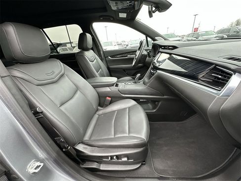 Used 2025 Cadillac XT6 Premium Luxury image 26