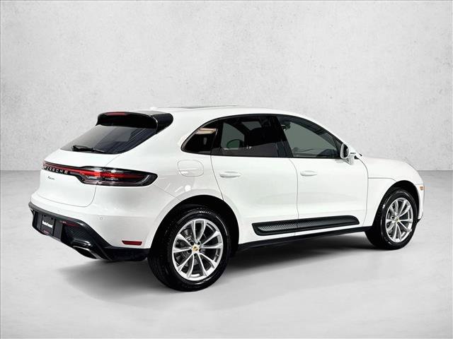 Certified 2026 Porsche Macan AWD/4WD image 9