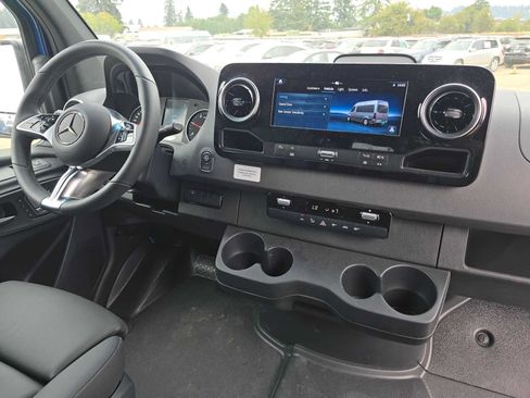 Used 2026 Mercedes-Benz Sprinter 2500 image 11