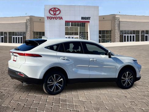 Certified 2024 Toyota Venza LE image 8