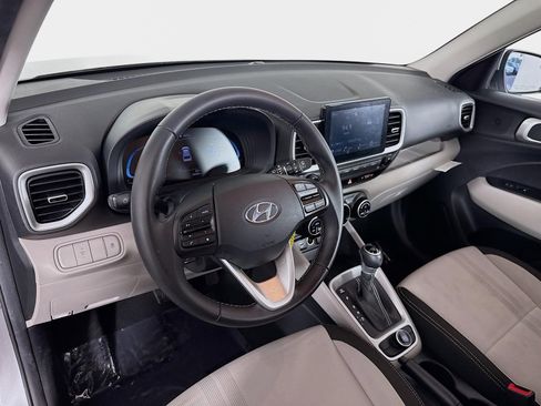Certified 2023 Hyundai Venue SEL image 9
