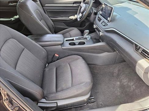 Used 2022 Nissan Altima 2.5 SV image 14