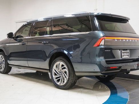 Used 2025 Lincoln Navigator L Reserve image 36