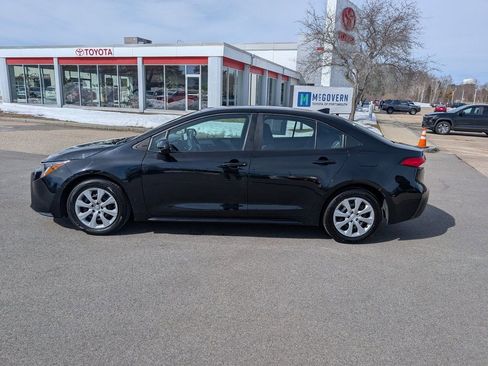 Used 2024 Toyota Corolla LE image 2