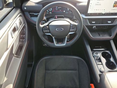 Used 2025 Ford Explorer ST image 17