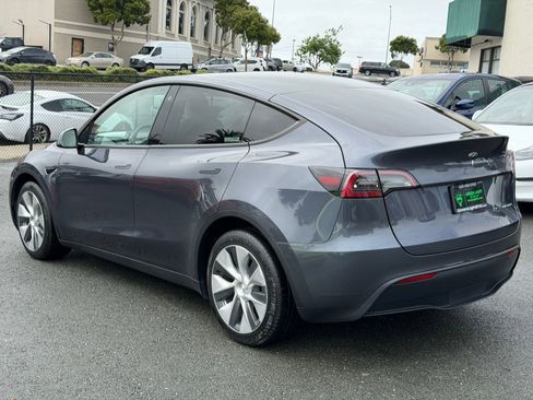 Used 2023 Tesla Model Y Long Range image 7