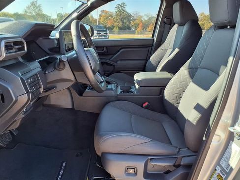 Certified 2025 Toyota Tacoma SR image 17