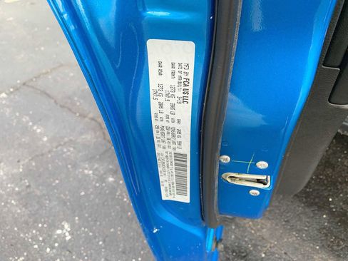 Used 2019 Jeep Cherokee Trailhawk w/ Cold Weather Group image 32