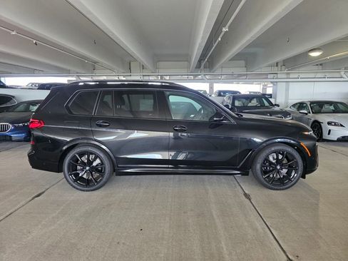 New 2026 BMW X7 M60i image 3