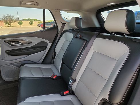 Used 2023 GMC Terrain SLT FWD image 5