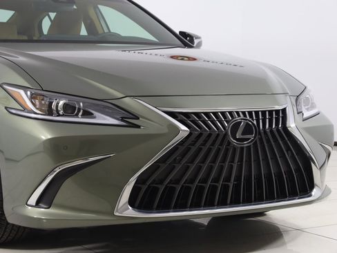 Used 2024 Lexus ES 350 w/ Premium Package image 40