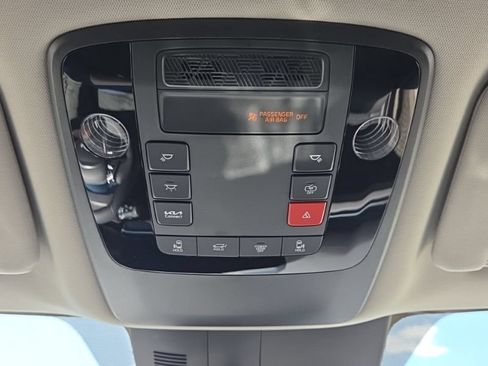 New 2026 Kia Carnival EX FWD image 44