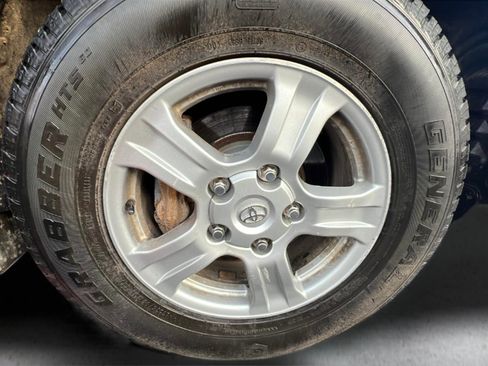 Used 2011 Toyota Tundra 4x4 Double Cab image 18