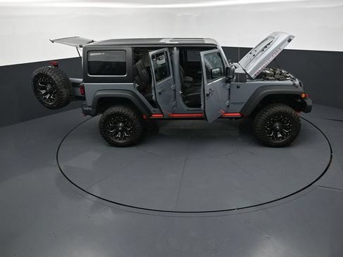 Used 2015 Jeep Wrangler Unlimited Rubicon AWD/4WD image 30
