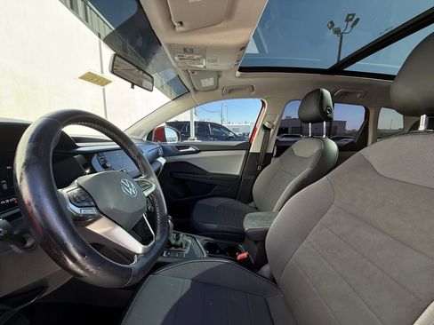 Used 2022 Volkswagen Taos SE image 5