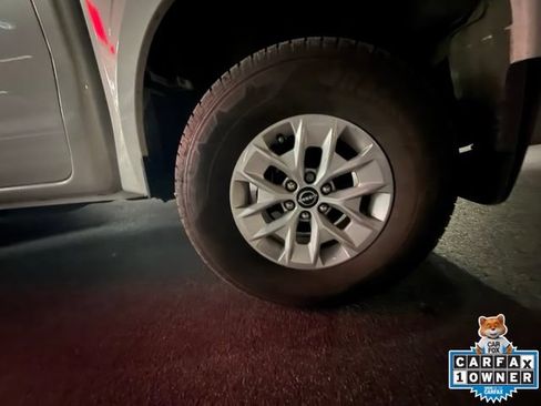 Used 2024 Nissan Frontier SV AWD/4WD image 16