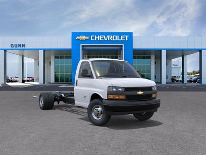 New 2025 Chevrolet Express 4500 w/ Power Convenience Package