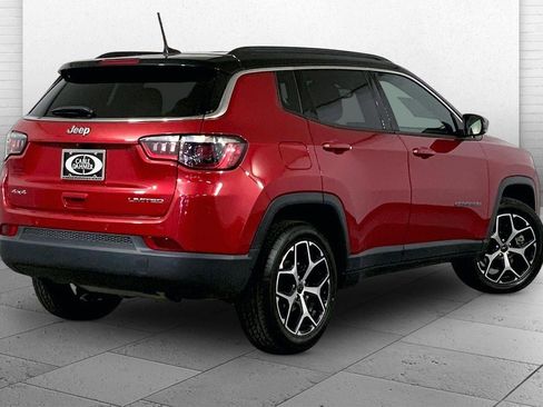 Used 2025 Jeep Compass Limited AWD/4WD image 13