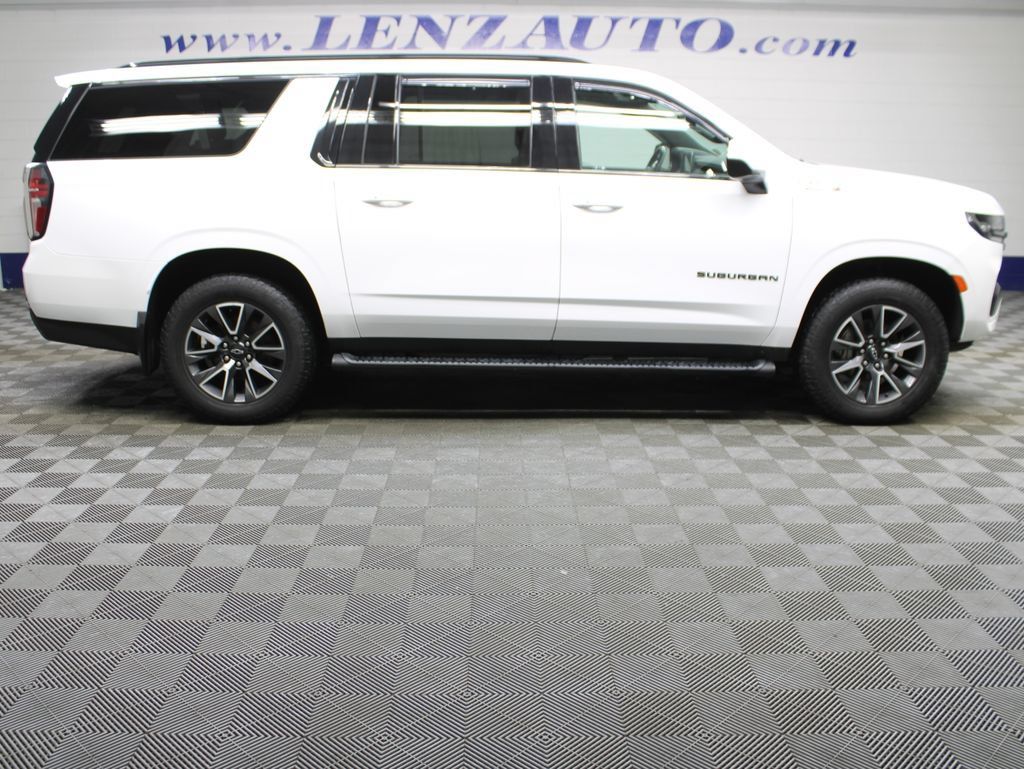 Used 2021 Chevrolet Suburban Z71 AWD/4WD image 2