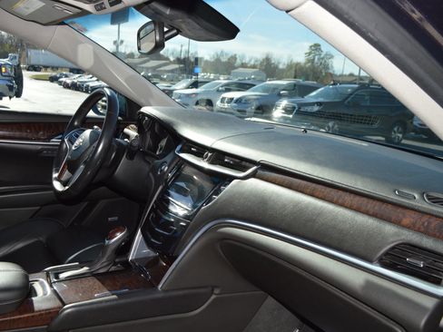 Used 2013 Cadillac XTS Premium image 20