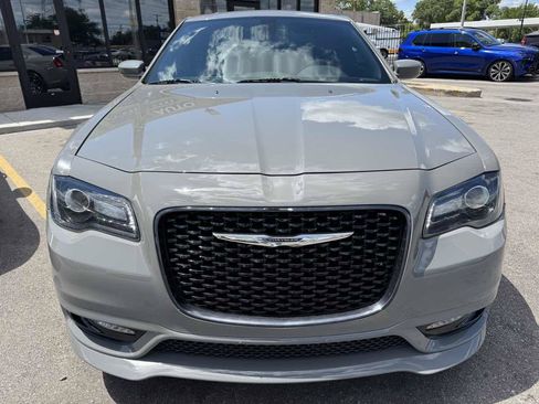 Used 2018 Chrysler 300 S w/ S Model Appearance Package RWD image 2