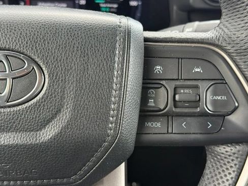 Used 2024 Toyota Tacoma TRD Sport AWD/4WD image 30