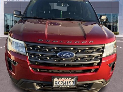 Used 2019 Ford Explorer XLT w/ Equipment Group 202A FWD image 3
