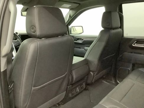 Used 2022 GMC Sierra 1500 SLT w/ X31 Off-Road Package image 8