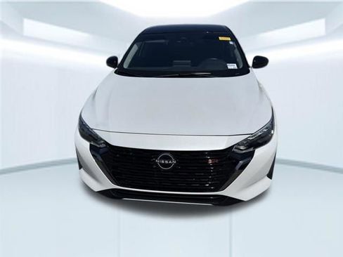 Used 2024 Nissan Sentra SR image 2