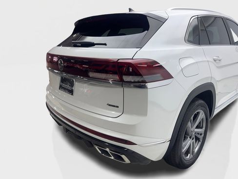 Used 2024 Volkswagen Atlas Cross Sport SEL R-Line image 18