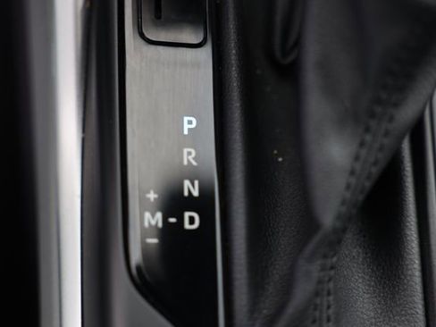 Used 2021 Toyota Highlander XLE image 29